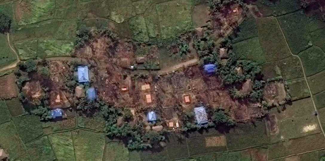 Rohingya villages burned